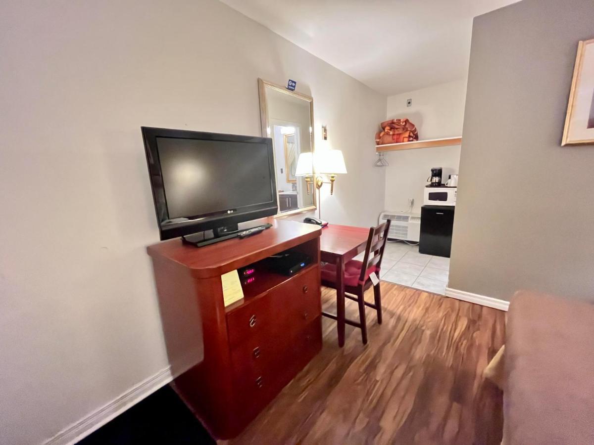 Holiday Motel Sault Ste. Marie Zewnętrze zdjęcie