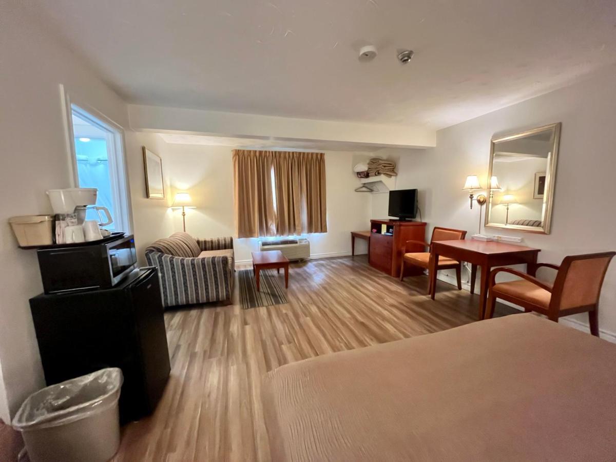 Holiday Motel Sault Ste. Marie Zewnętrze zdjęcie